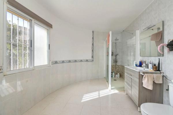 Casa independiente en Urbanización Ortenbach