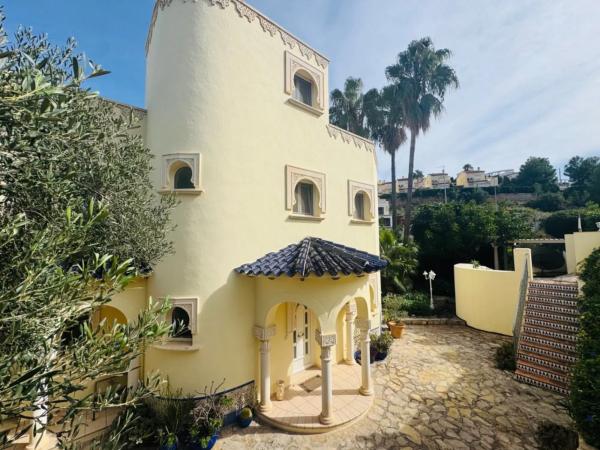 Casa independiente en calle Flor de Neu