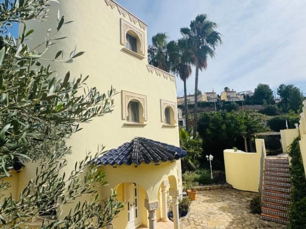 Casa independiente en calle Flor de Neu