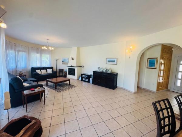 Casa independiente en calle Flor de Neu