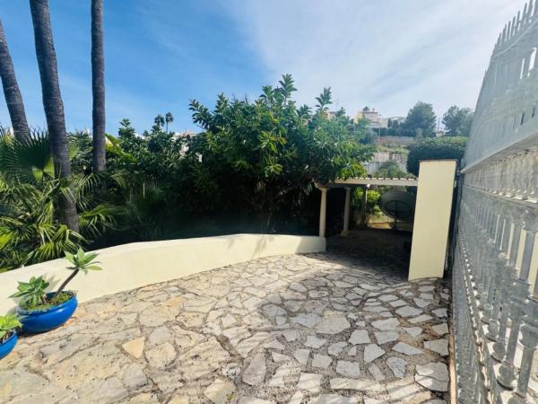 Casa independiente en calle Flor de Neu