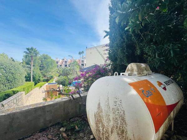 Casa independiente en calle Flor de Neu