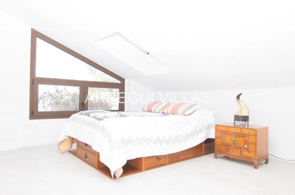 Casa independiente en CL Artemis