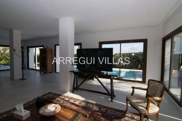 Casa independiente en CL Artemis