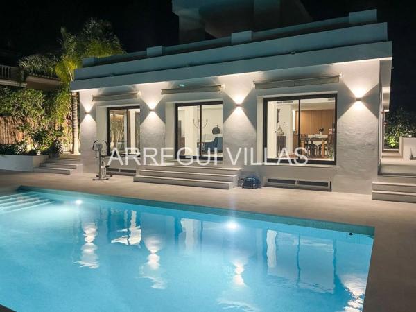 Casa independiente en CL Artemis