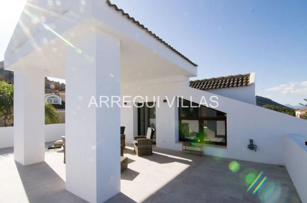 Casa independiente en CL Artemis