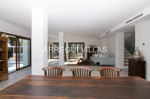 Casa independiente en CL Artemis