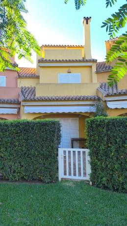 Chalet adosado en carretera de les Marines, 31