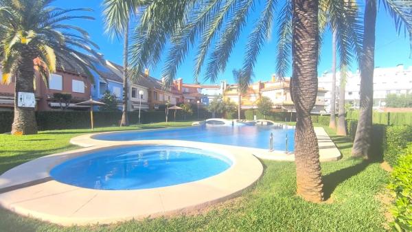 Chalet adosado en carretera de les Marines, 31