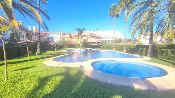 Chalet adosado en carretera de les Marines, 31