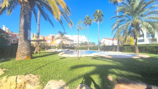 Chalet adosado en carretera de les Marines, 31