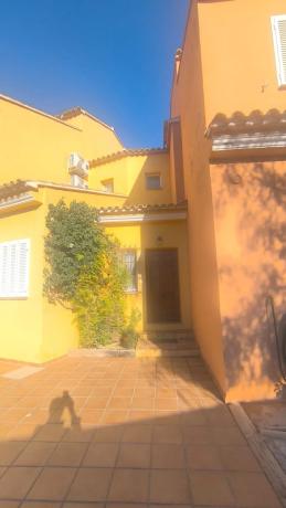 Chalet adosado en carretera de les Marines, 31