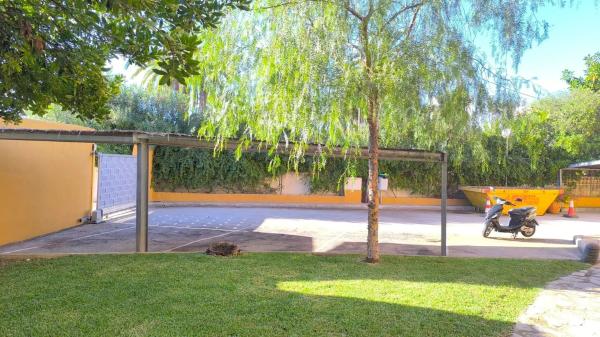 Chalet adosado en carretera de les Marines, 31