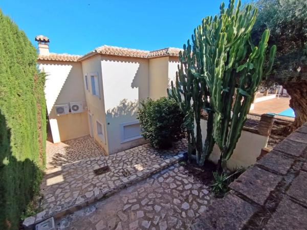 Chalet en calle Encelado