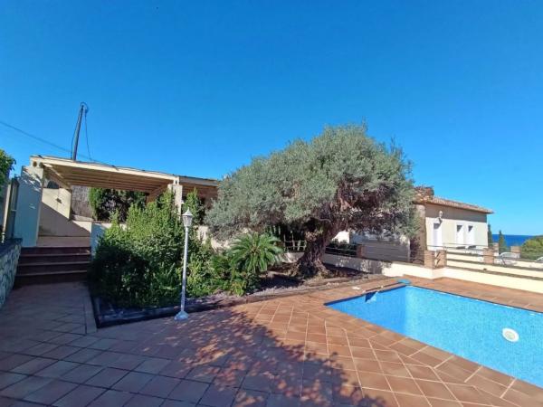 Chalet en calle Encelado