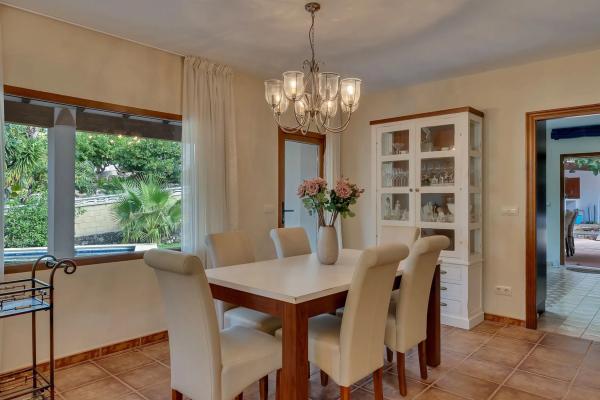 Casa independiente en calle Columba