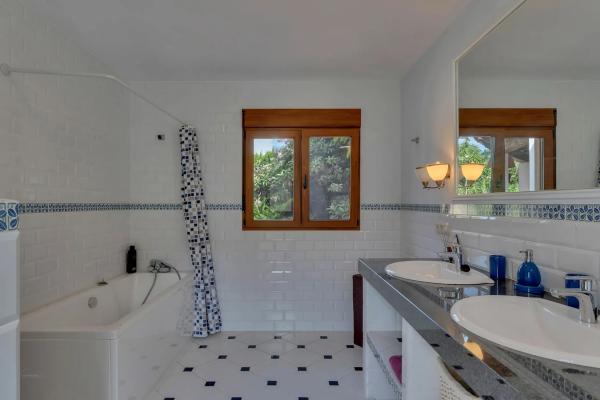 Casa independiente en calle Columba