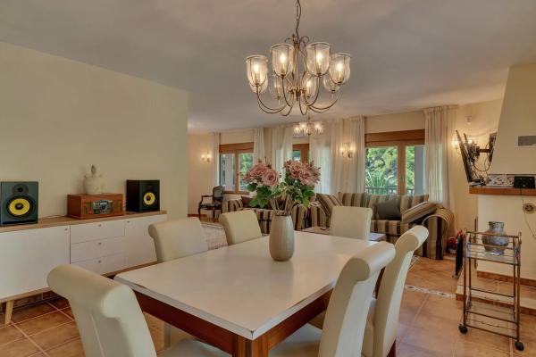 Casa independiente en calle Columba