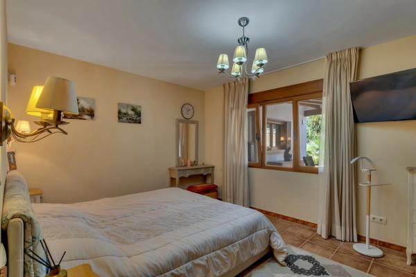 Casa independiente en calle Columba