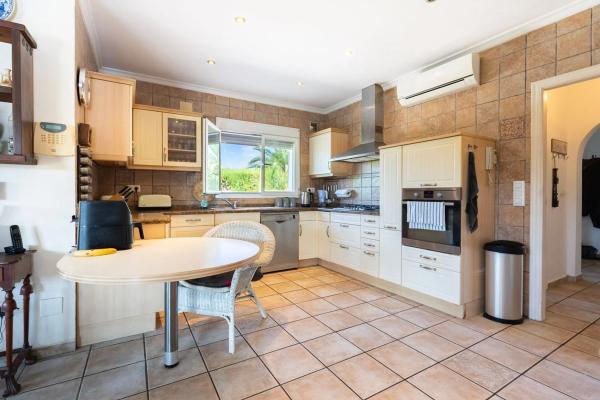 Casa independiente en calle l'Arpella