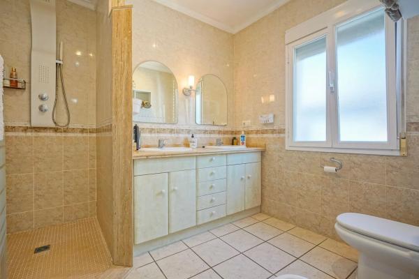 Casa independiente en calle l'Arpella