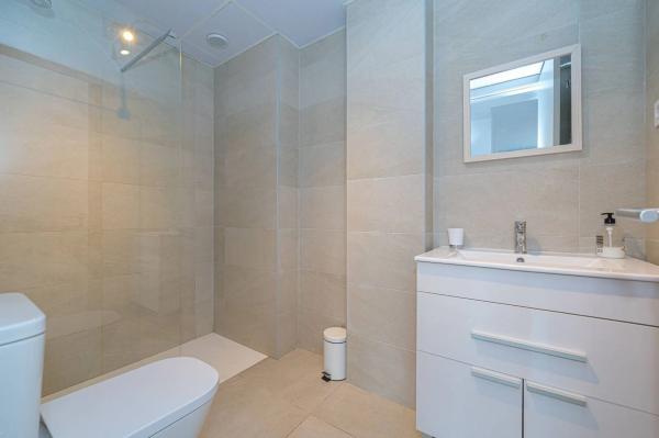 Piso en calle Vall de Gallinera, 6