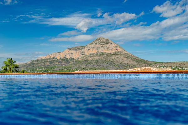 Casa independiente en CL Rio Jalon