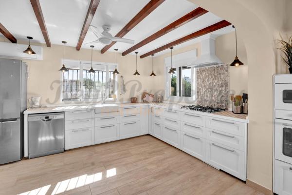 Casa independiente en calle Alfafara