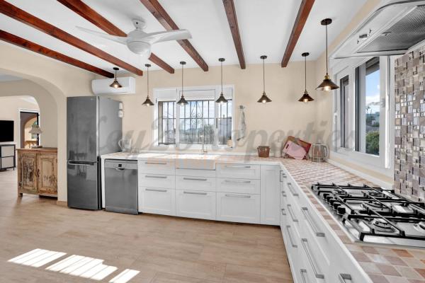 Casa independiente en calle Alfafara