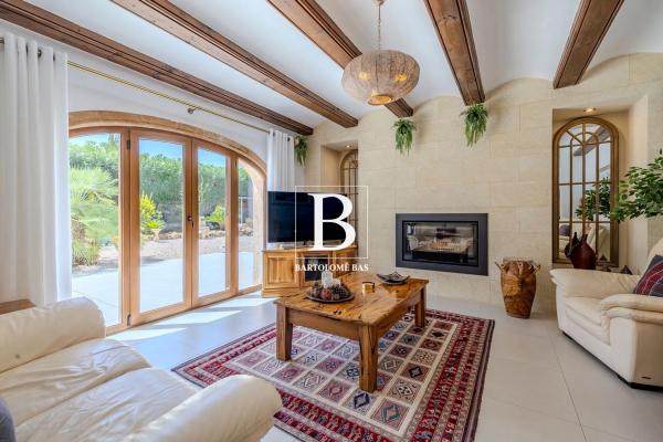 Casa independiente en calle Lluca