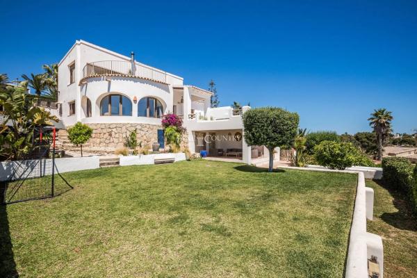 Casa independiente en calle George Gershwin