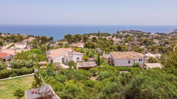 Casa independiente en calle George Gershwin