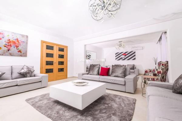 Casa independiente en calle Tarrasa