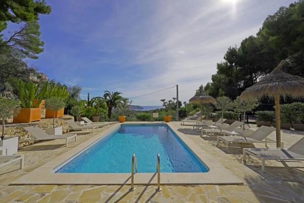 Casa independiente en calle Beniarrés