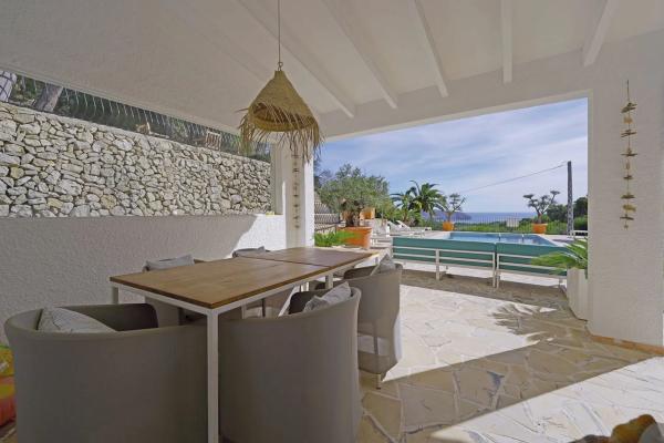 Casa independiente en calle Beniarrés