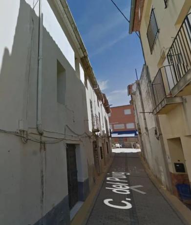 Casa de pueblo en calle del Puig, 8