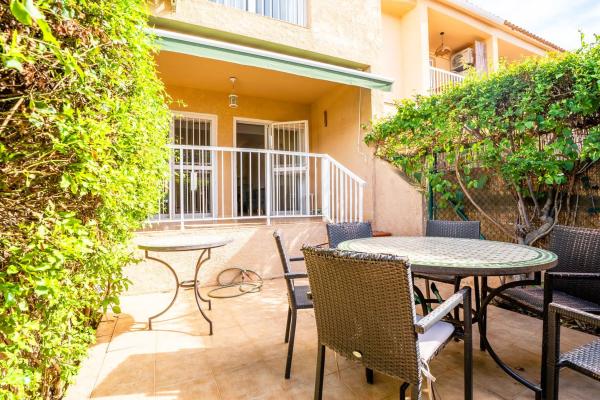 Chalet adosado en calle Pegàs