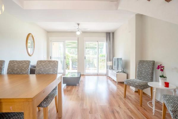 Chalet adosado en calle Pegàs