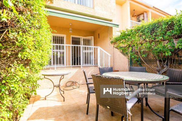 Chalet adosado en calle Pegàs