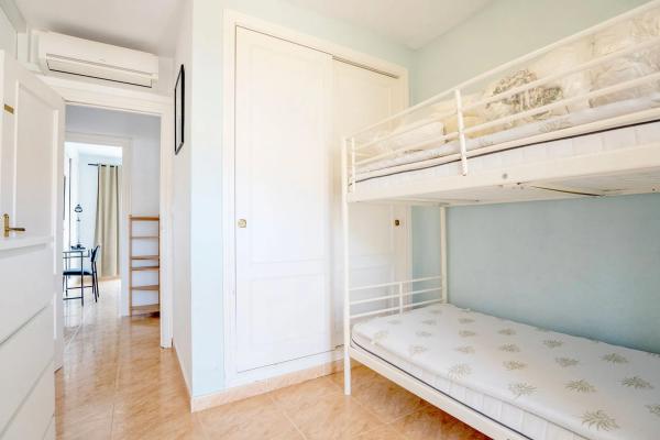 Chalet adosado en calle Pegàs