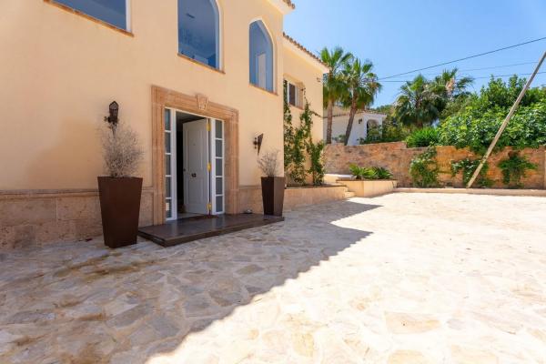 Casa independiente en calle Cormorà