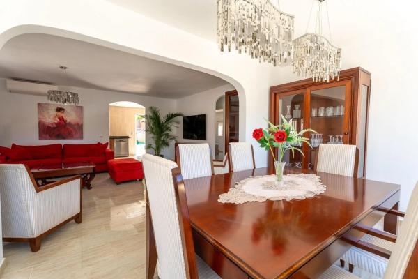 Casa independiente en calle Cormorà