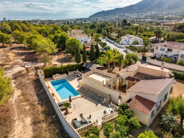 Casa independiente en camino del Sarando