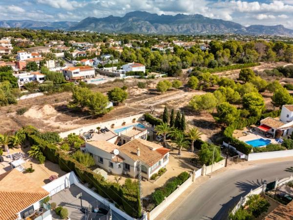 Casa independiente en camino del Sarando