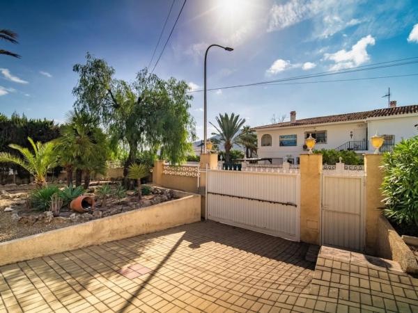 Casa independiente en camino del Sarando