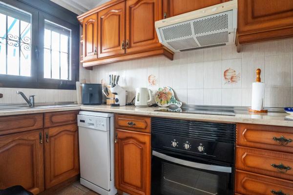 Chalet adosado en calle Pegàs