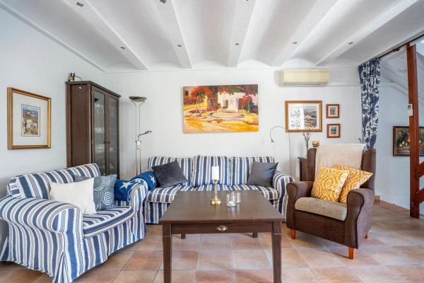 Chalet adosado en calle Pegàs