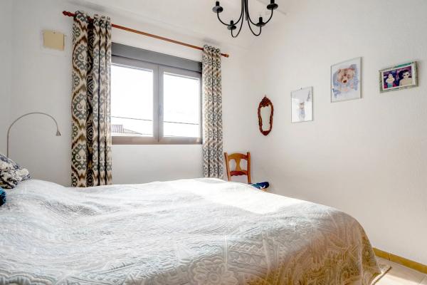 Chalet adosado en calle Pegàs