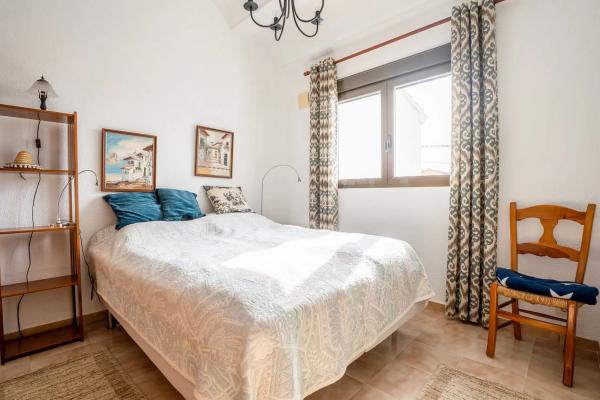 Chalet adosado en calle Pegàs