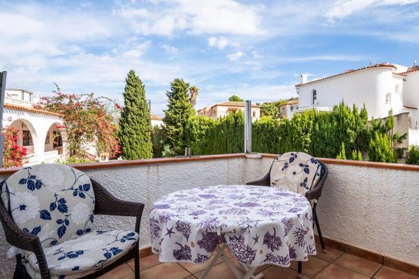 Chalet adosado en calle Pegàs